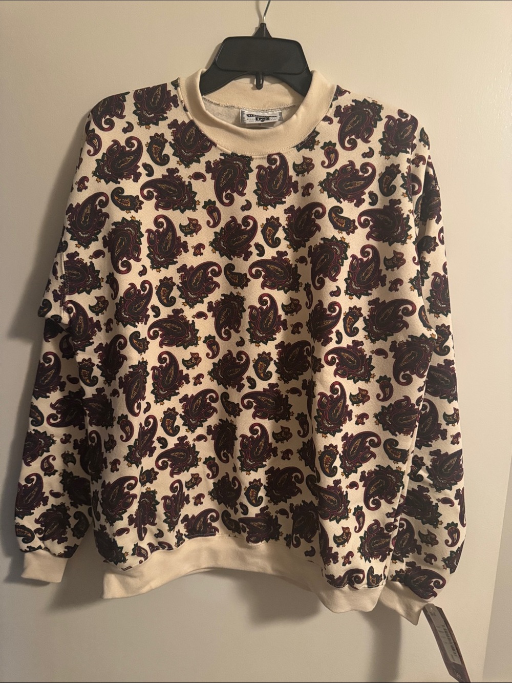 Lee Cream Crewneck Sweatshirt with Burgundy Paisley Print